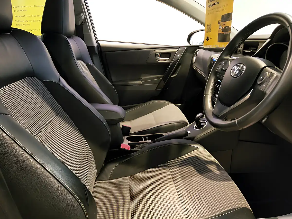Used 2016 Toyota Auris Excel Grey - Interior and Exterior details 17