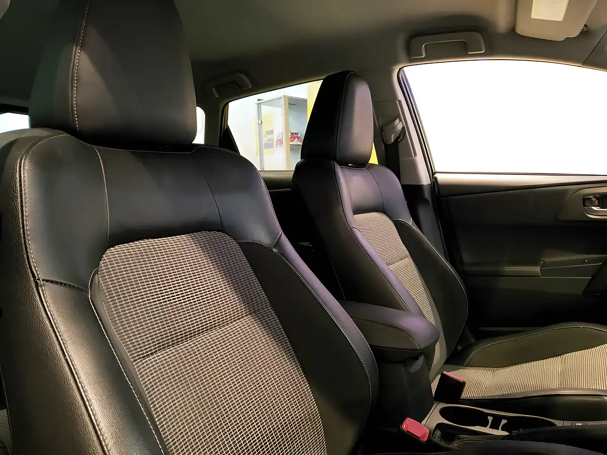 Used 2016 Toyota Auris Excel Grey - Interior and Exterior details 18