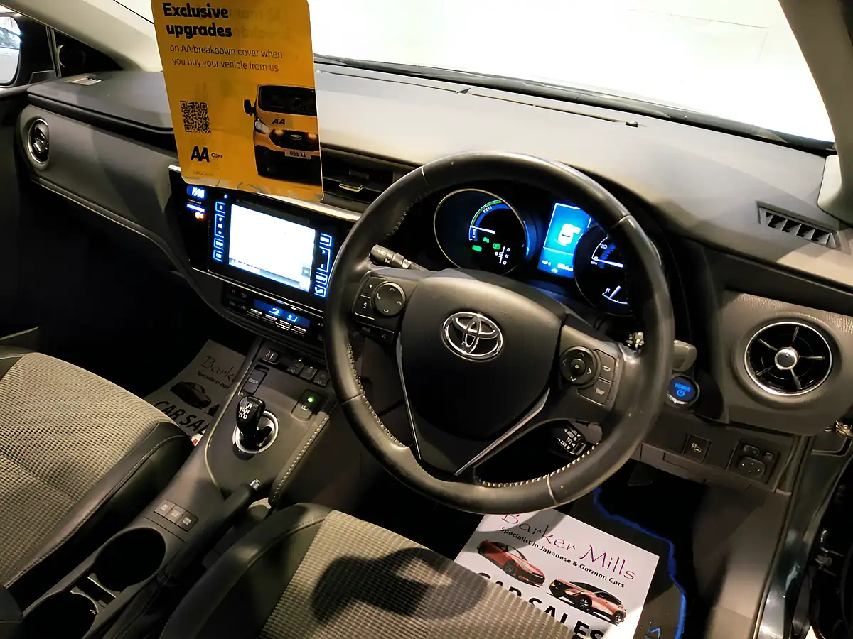 Used 2016 Toyota Auris Excel Grey - Interior and Exterior details 9
