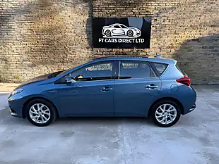 Used 2016 Toyota Auris Icon Blue - Interior and Exterior details 10