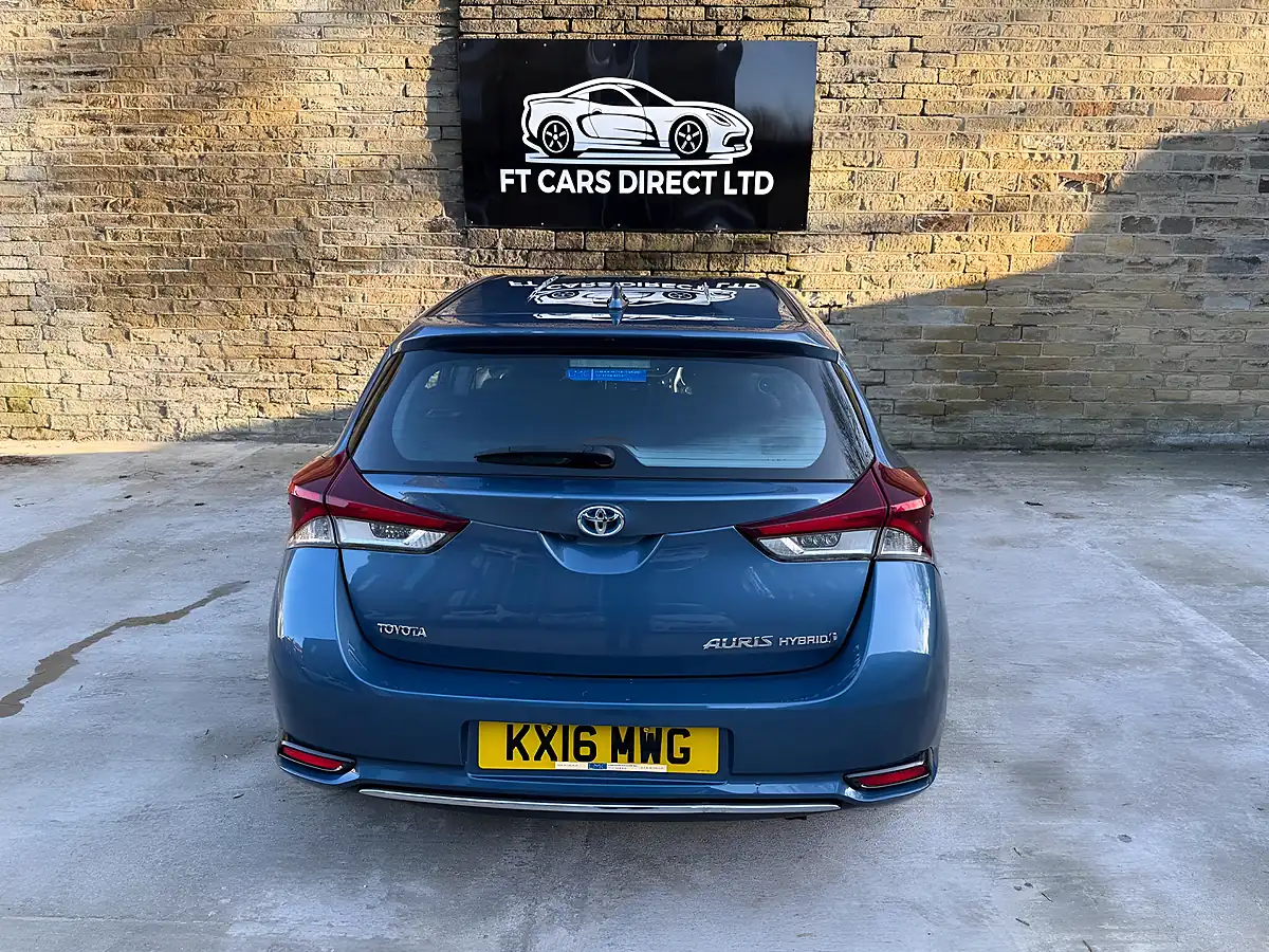 Used 2016 Toyota Auris Icon Blue - Interior and Exterior details 12