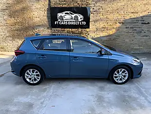 Used 2016 Toyota Auris Icon Blue - Interior and Exterior details 14
