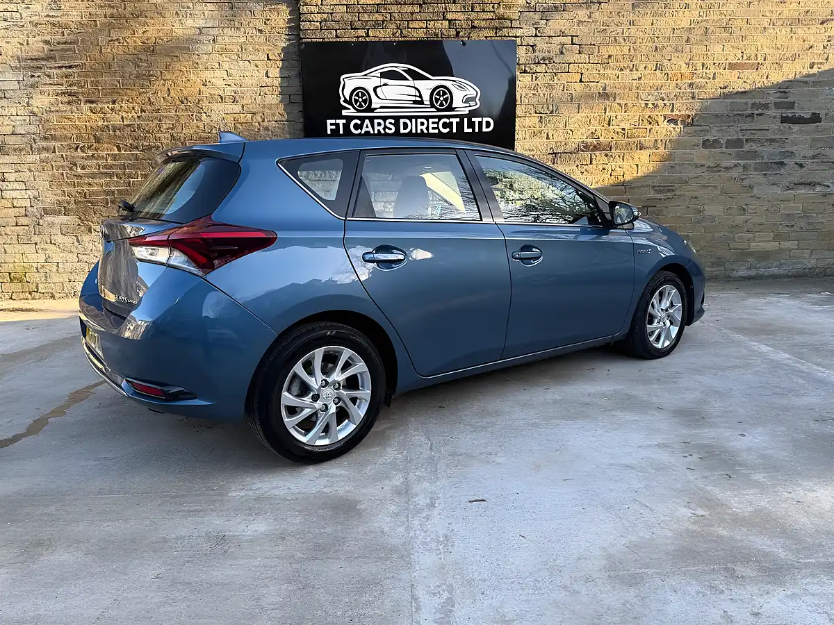 Used 2016 Toyota Auris Icon Blue - Interior and Exterior details 15