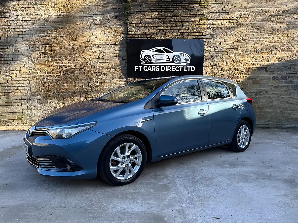 Used 2016 Toyota Auris Icon Blue - Interior and Exterior details 3