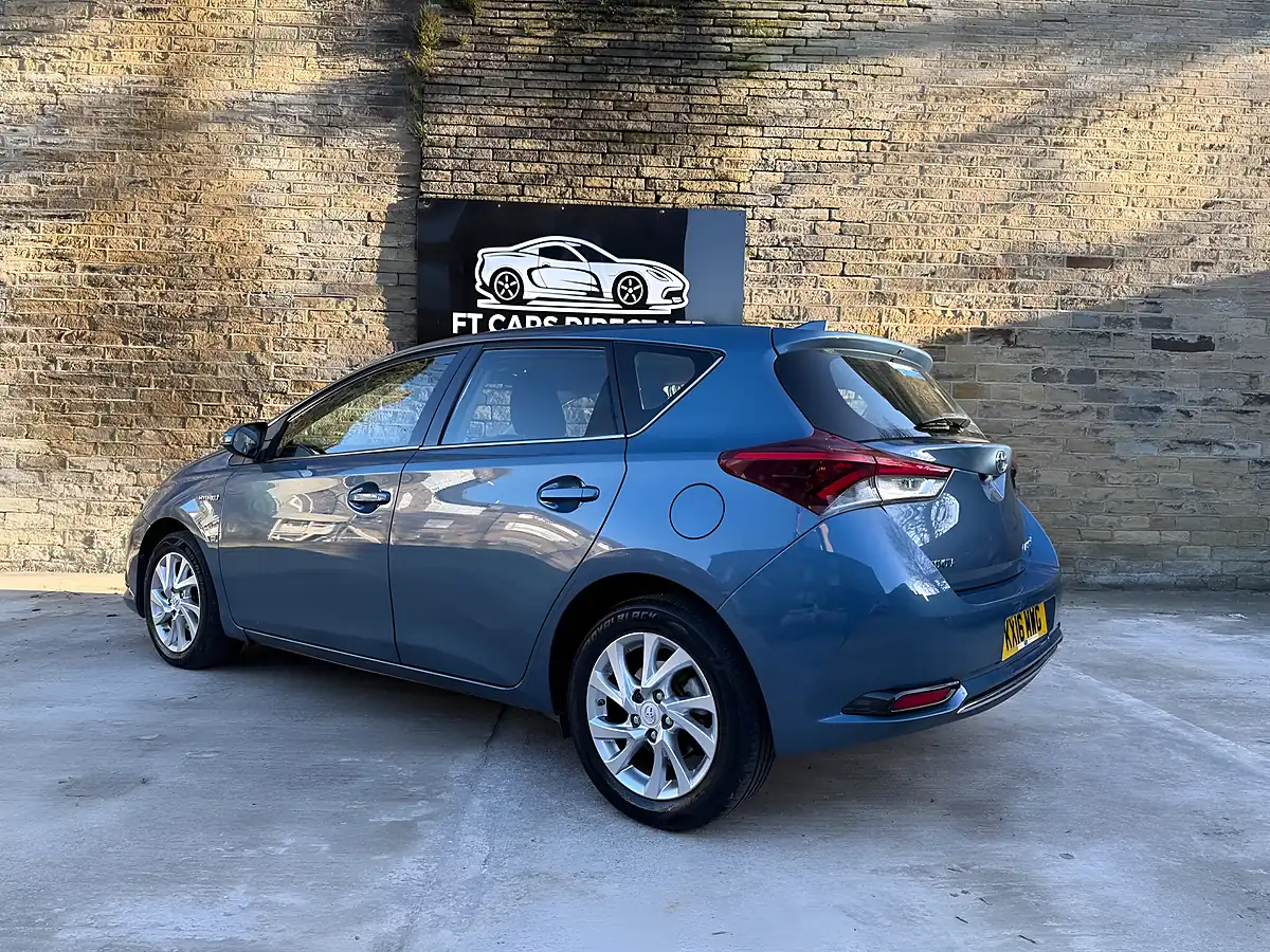 Used 2016 Toyota Auris Icon Blue - Interior and Exterior details 5