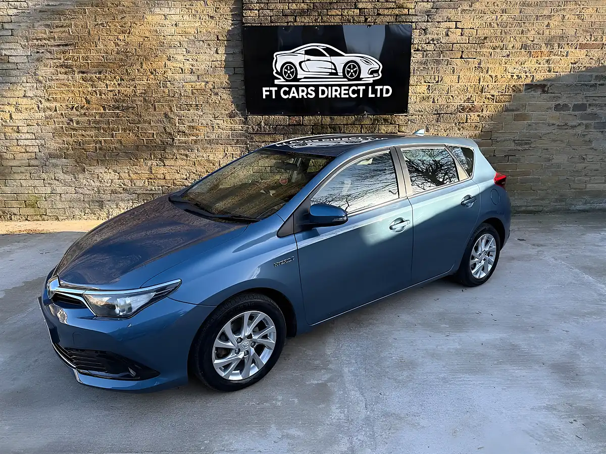 Used 2016 Toyota Auris Icon Blue - Interior and Exterior details 7