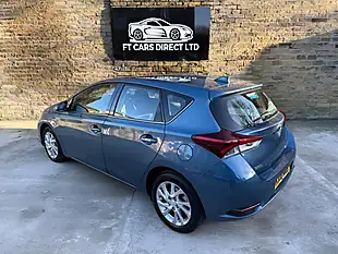 Used 2016 Toyota Auris Icon Blue - Interior and Exterior details 8