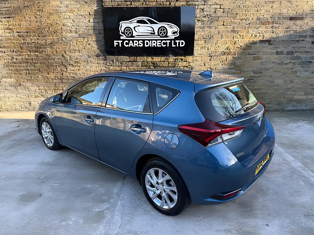 Used 2016 Toyota Auris Icon Blue - Interior and Exterior details 8
