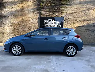 Used 2016 Toyota Auris Icon Blue - Interior and Exterior details 9