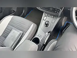 Used 2016 Toyota Auris Icon Blue - Interior and Exterior details 10