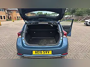 Used 2016 Toyota Auris Icon Blue - Interior and Exterior details 13