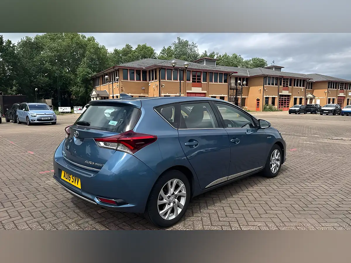 Used 2016 Toyota Auris Icon Blue - Interior and Exterior details 14