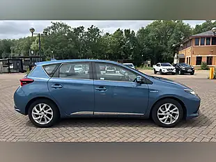 Used 2016 Toyota Auris Icon Blue - Interior and Exterior details 5