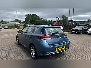 Used 2016 Toyota Auris Icon Blue - Interior and Exterior details 8