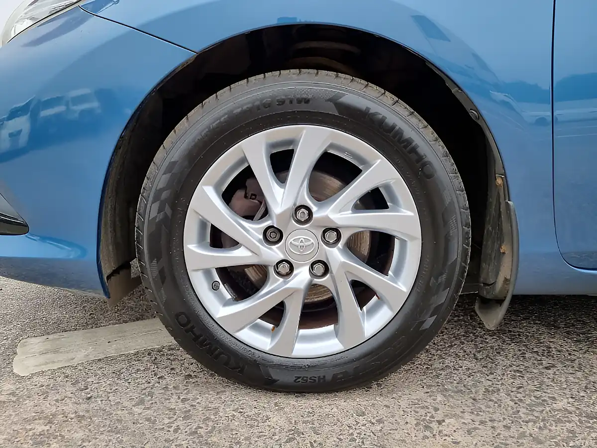 Used 2016 Toyota Auris Icon Denim Blue Metallic - Interior and Exterior details 10