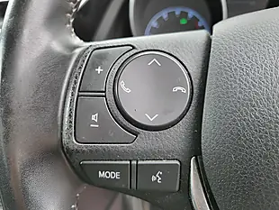 Used 2016 Toyota Auris Icon Denim Blue Metallic - Interior and Exterior details 12