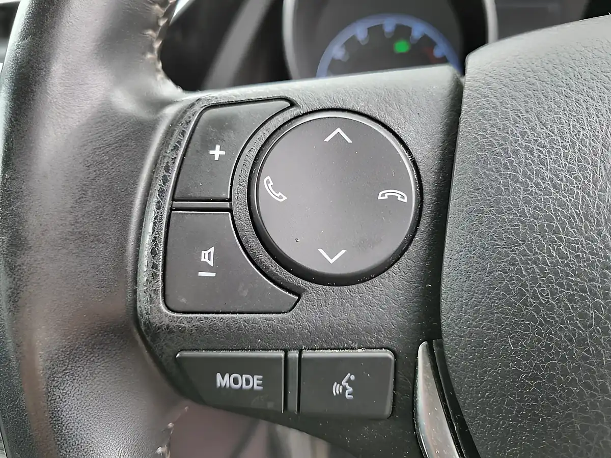 Used 2016 Toyota Auris Icon Denim Blue Metallic - Interior and Exterior details 12