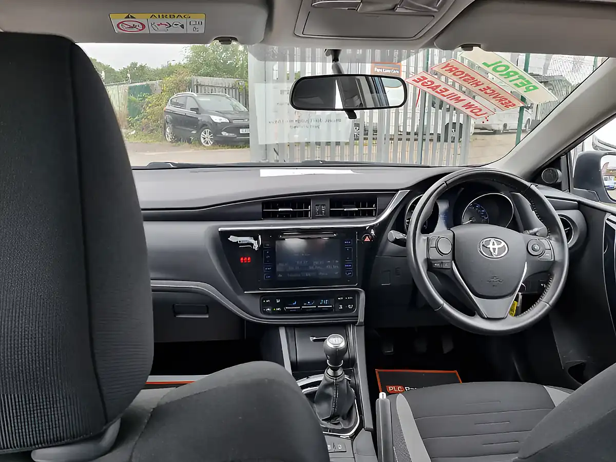 Used 2016 Toyota Auris Icon Denim Blue Metallic - Interior and Exterior details 15