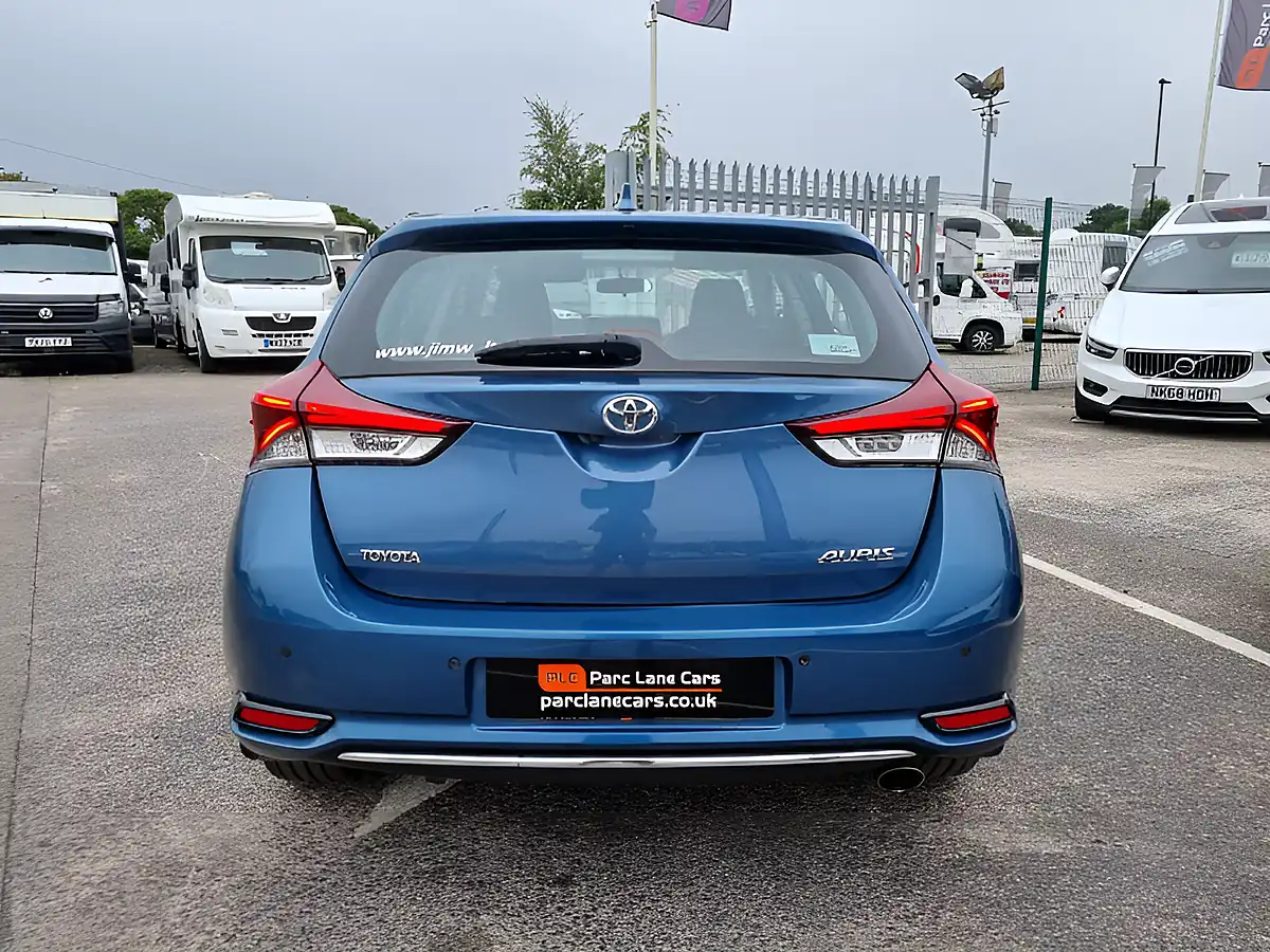 Used 2016 Toyota Auris Icon Denim Blue Metallic - Interior and Exterior details 6