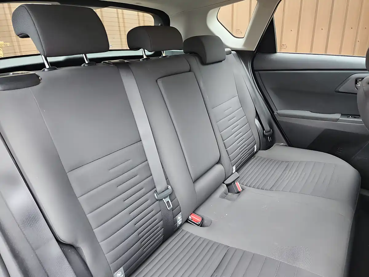 Used 2016 Toyota Auris Icon Silver - Interior and Exterior details 17