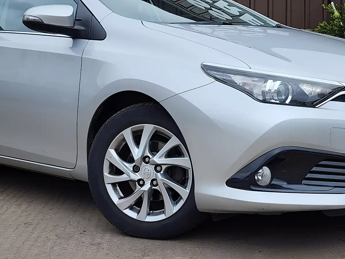 Used 2016 Toyota Auris Icon Silver - Interior and Exterior details 2