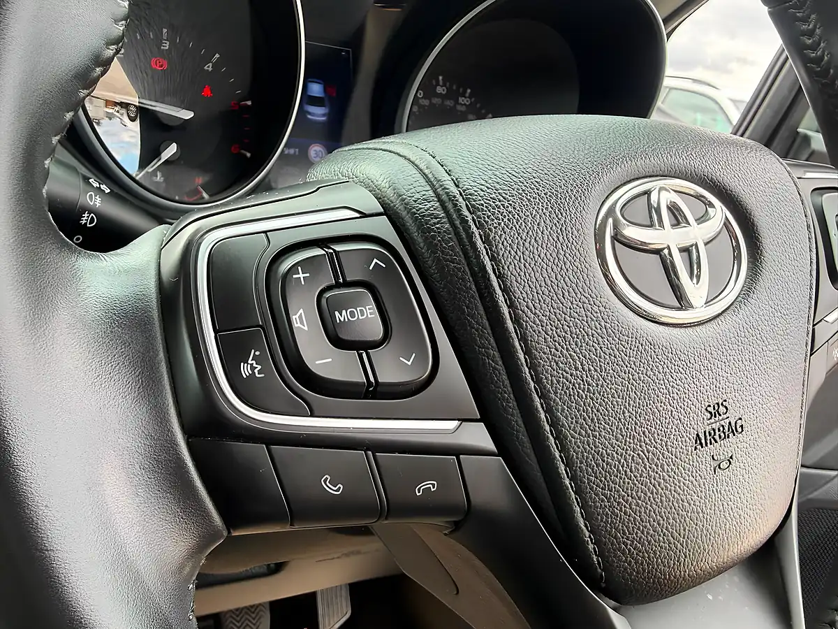 Used 2016 Toyota Avensis Business Edition Bronze - Interior and Exterior details 12