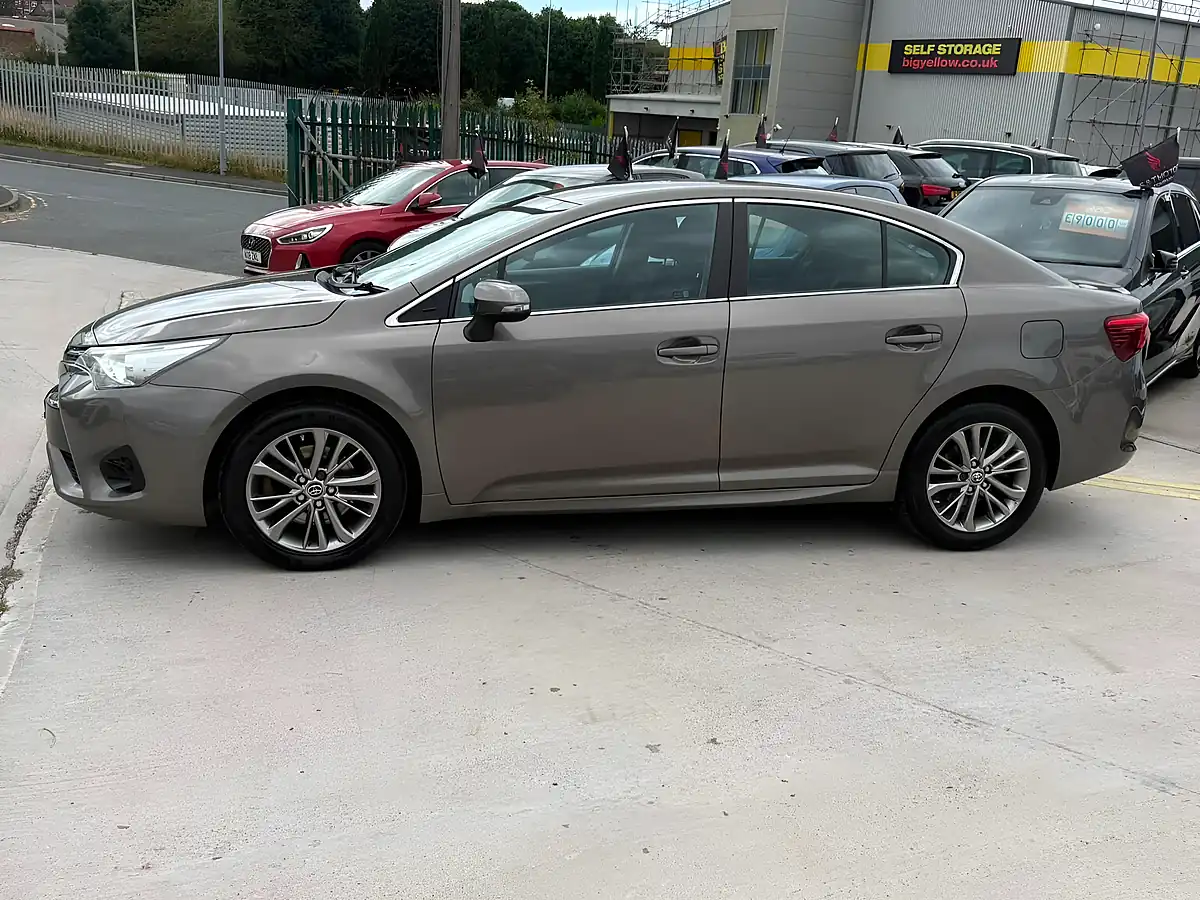 Used 2016 Toyota Avensis Business Edition Bronze - Interior and Exterior details 4