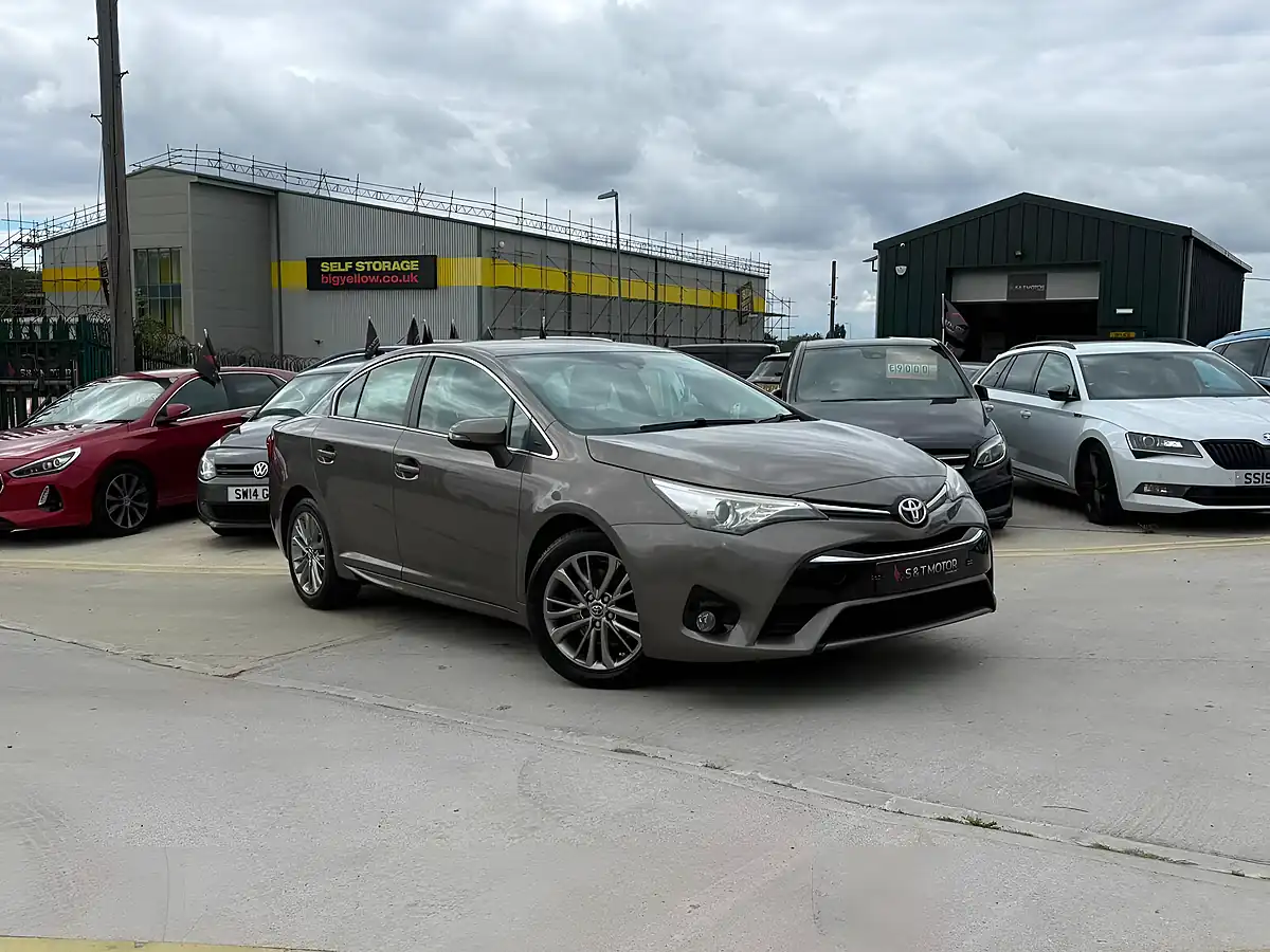 Used 2016 Toyota Avensis Business Edition Bronze - Interior and Exterior details 5