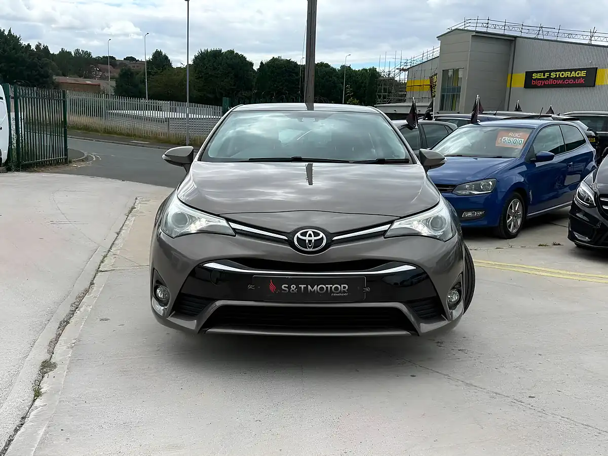 Used 2016 Toyota Avensis Business Edition Bronze - Interior and Exterior details 6