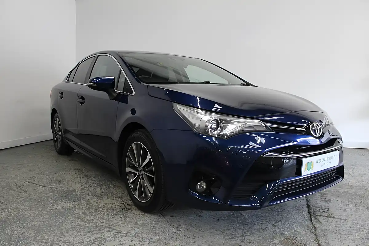 Used 2016 Toyota Avensis Business Edition Plus Blue - Front View