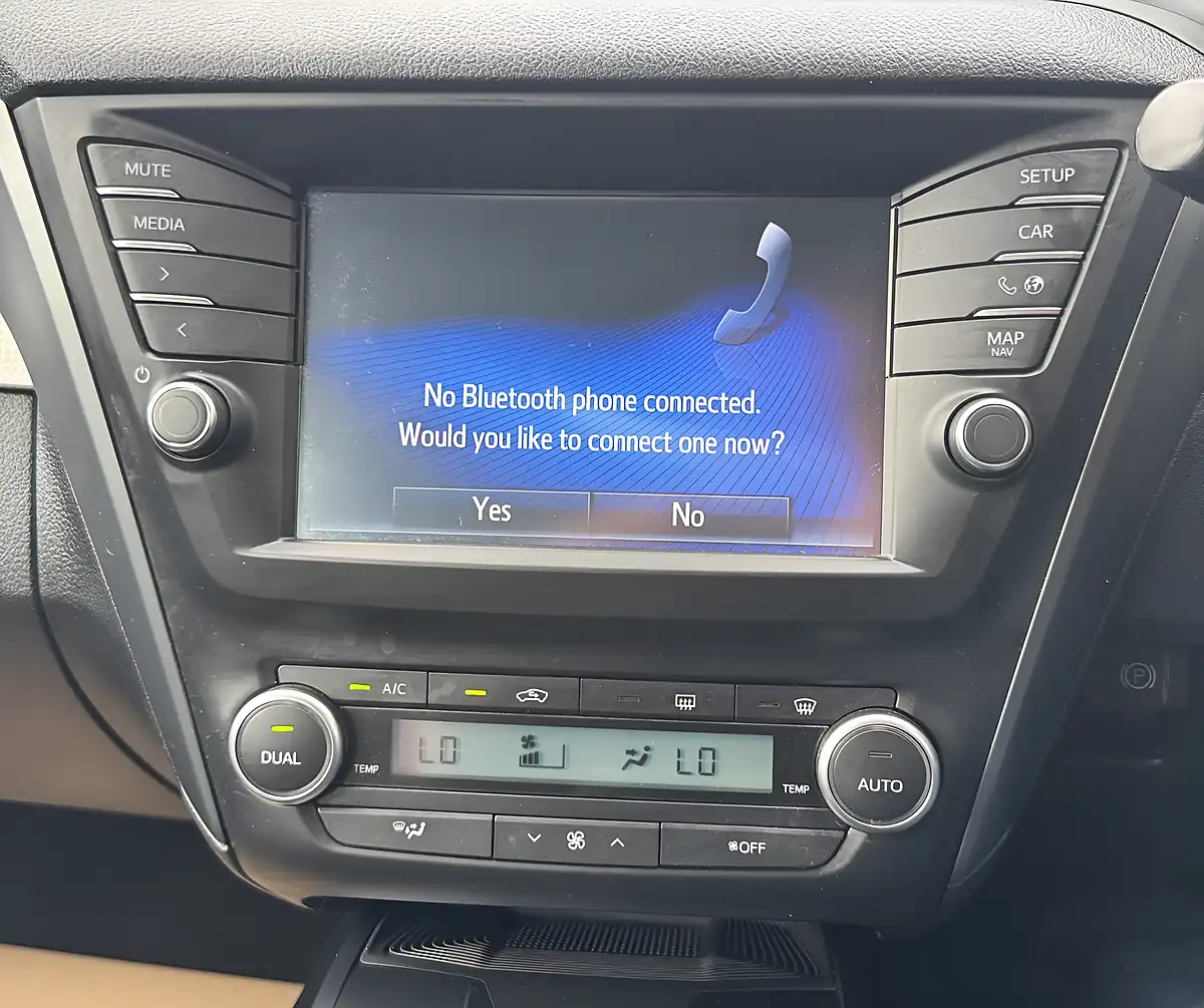Used 2016 Toyota Avensis Business Edition Silver - Interior and Exterior details 15