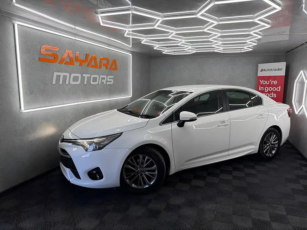 Used 2016 Toyota Avensis Business Edition White - Front View