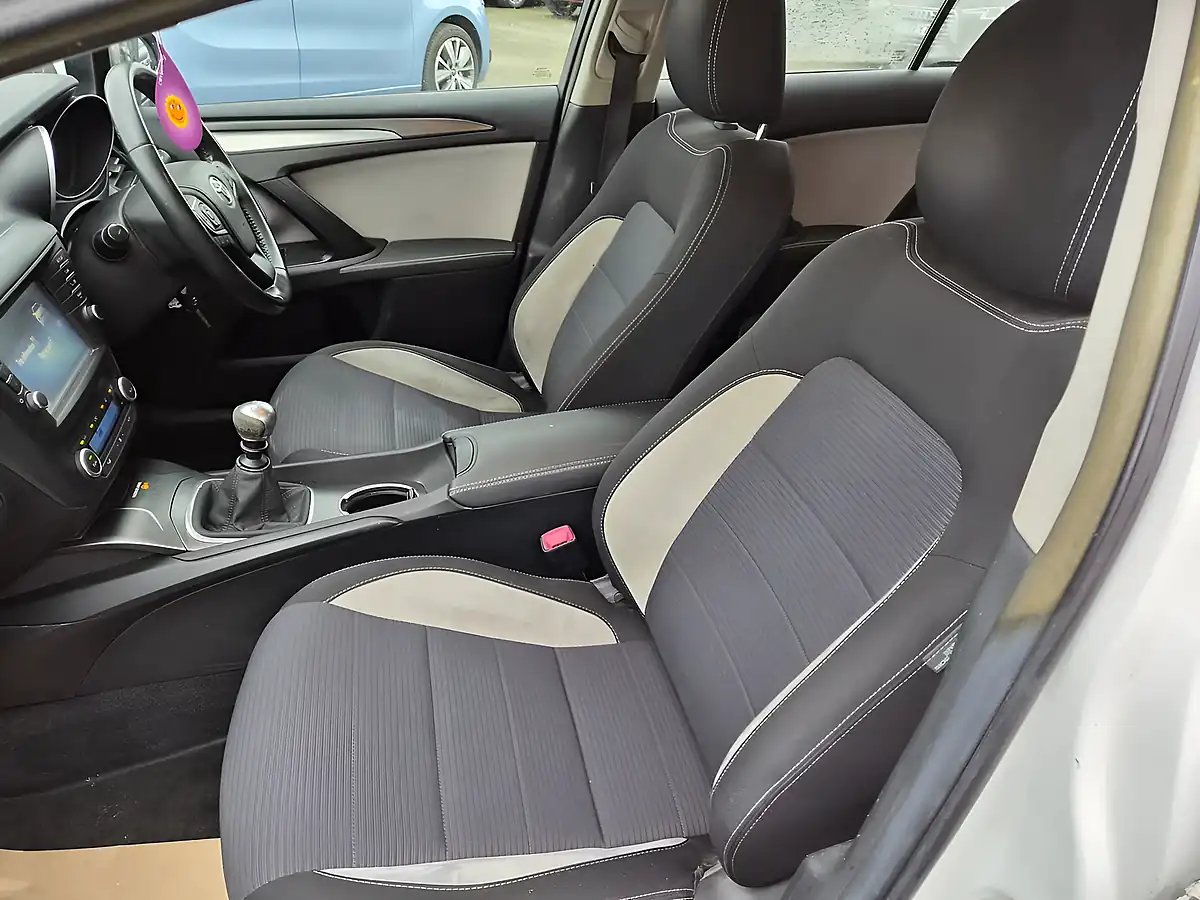 Used 2016 Toyota Avensis Business Edition White - Interior and Exterior details 10