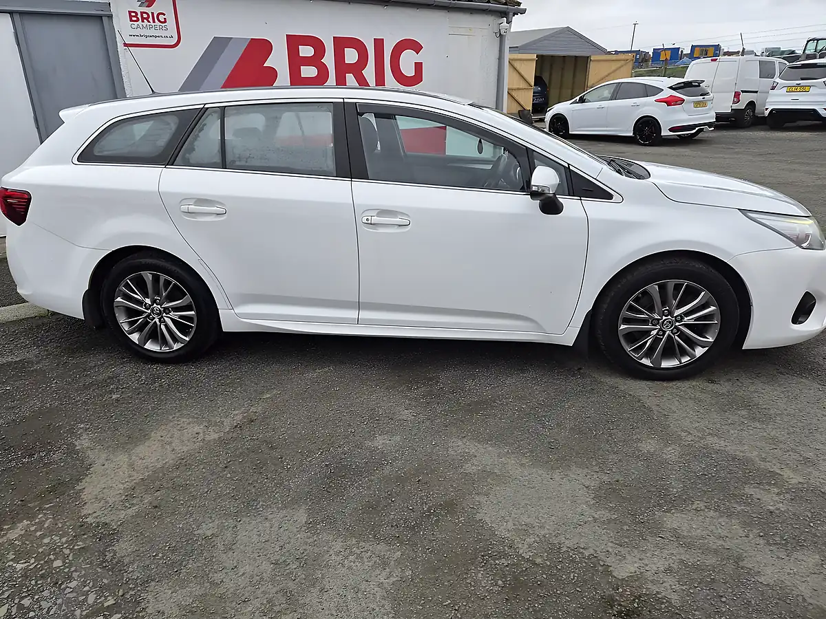 Used 2016 Toyota Avensis Business Edition White - Interior and Exterior details 3