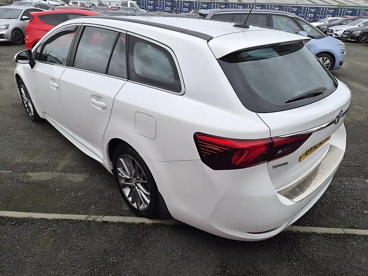 Used 2016 Toyota Avensis Business Edition White - Interior and Exterior details 6