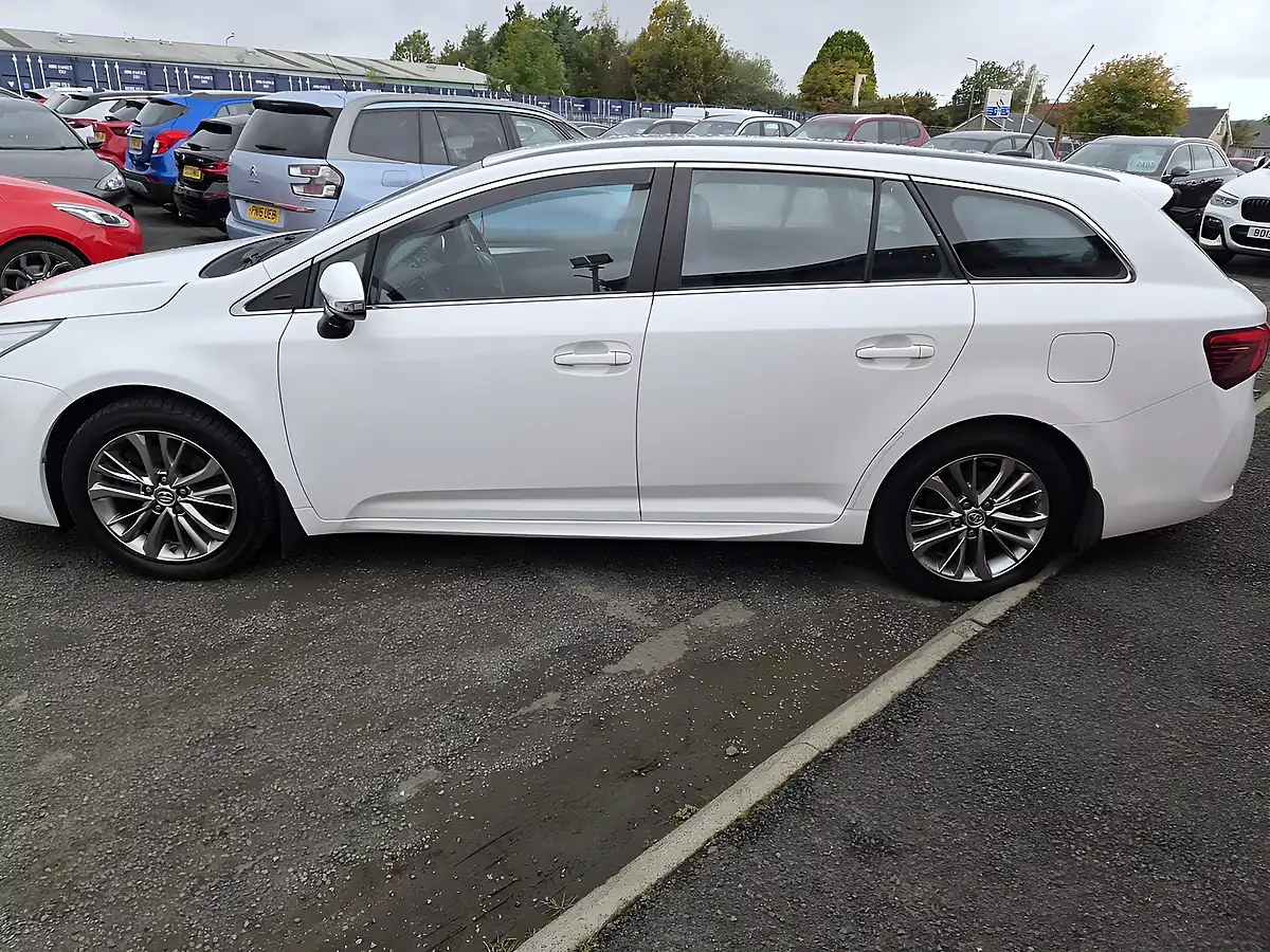 Used 2016 Toyota Avensis Business Edition White - Interior and Exterior details 7