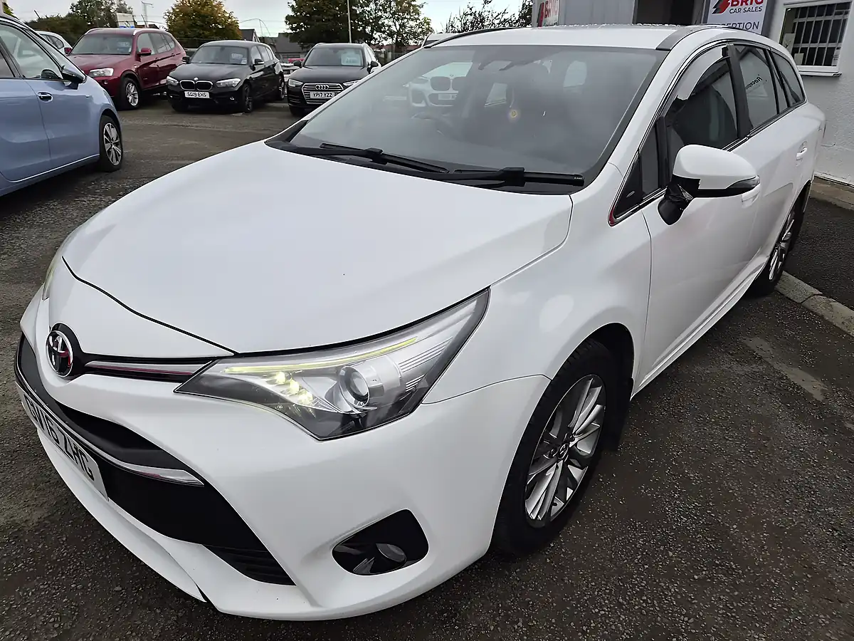 Used 2016 Toyota Avensis Business Edition White - Interior and Exterior details 8