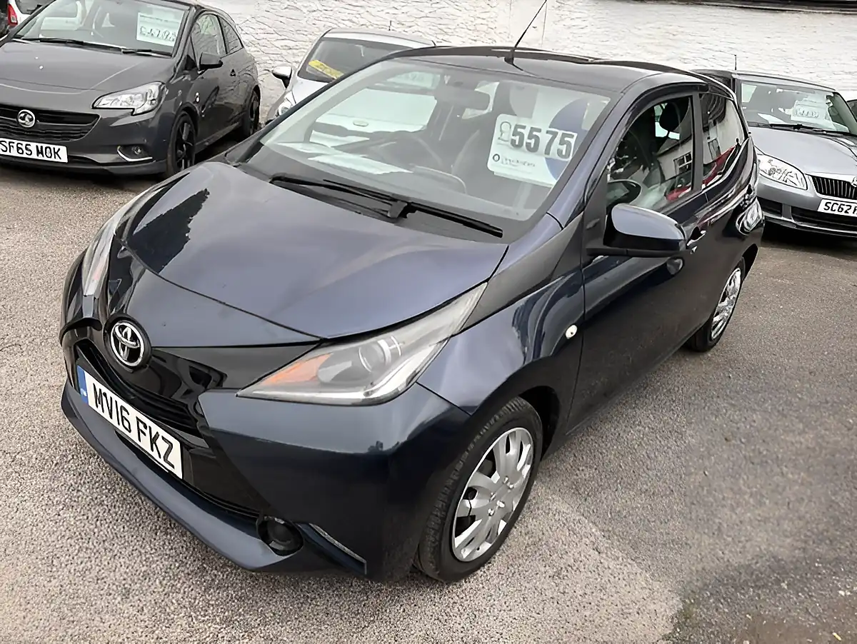 Used 2016 Toyota Aygo 5 Door Hatch Blue - Front View