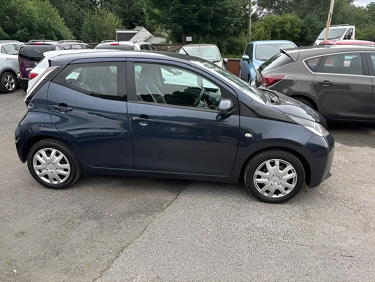 Used 2016 Toyota Aygo 5 Door Hatch Blue - Interior and Exterior details 3