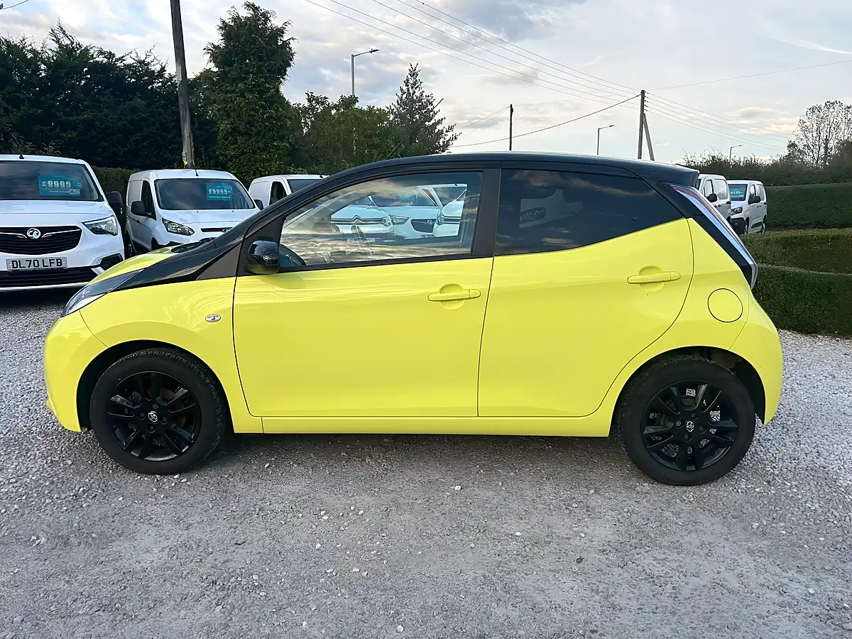 Used 2016 Toyota Aygo X-Cite 3 Yellow Bi-Tone Yellow - Interior and Exterior details 5