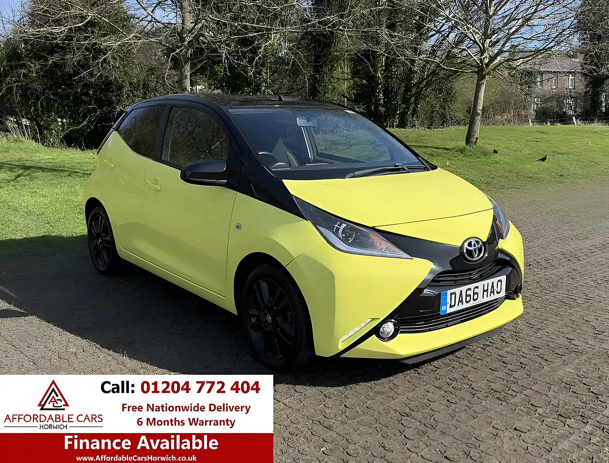 Used 2016 Toyota Aygo X-Cite 3 Yellow - Front View