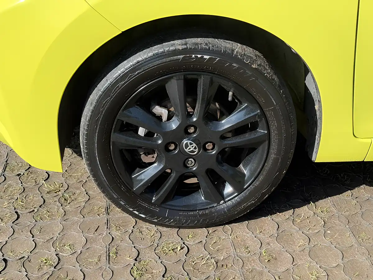 Used 2016 Toyota Aygo X-Cite 3 Yellow - Interior and Exterior details 19