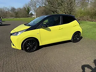 Used 2016 Toyota Aygo X-Cite 3 Yellow - Interior and Exterior details 3