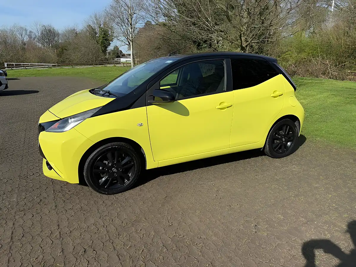 Used 2016 Toyota Aygo X-Cite 3 Yellow - Interior and Exterior details 3