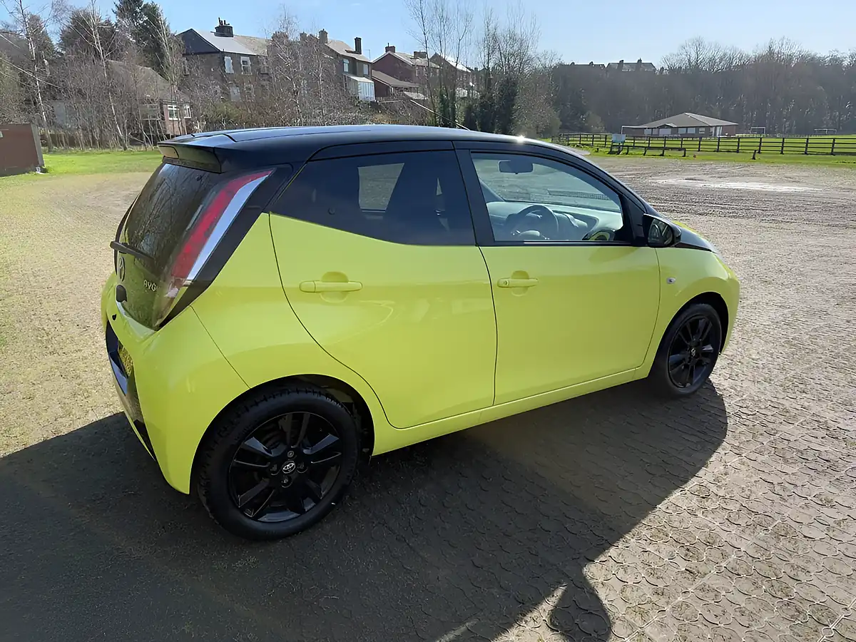 Used 2016 Toyota Aygo X-Cite 3 Yellow - Interior and Exterior details 6