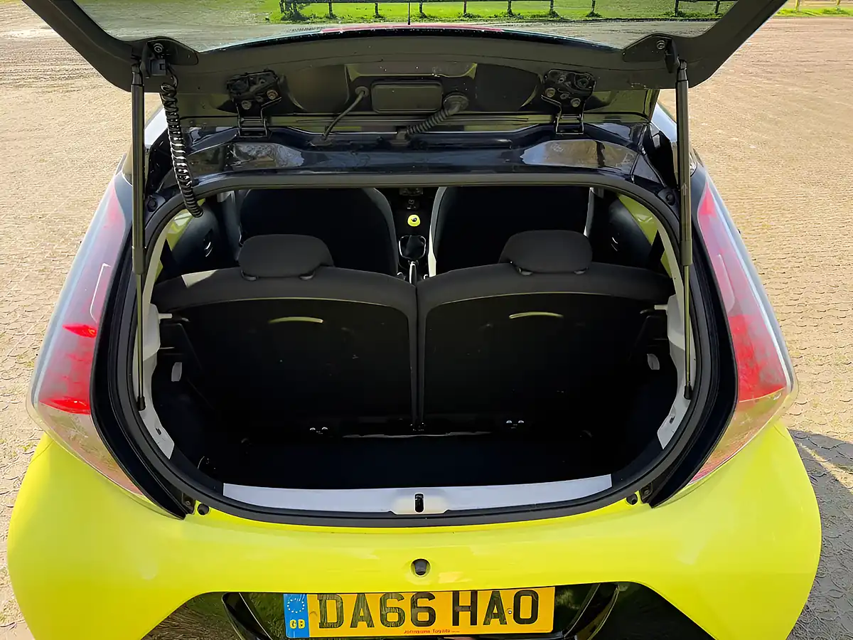 Used 2016 Toyota Aygo X-Cite 3 Yellow - Interior and Exterior details 7