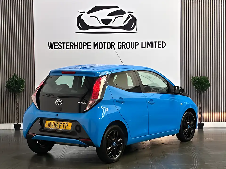 Used 2016 Toyota Aygo X-Cite Blue - Interior and Exterior details 13