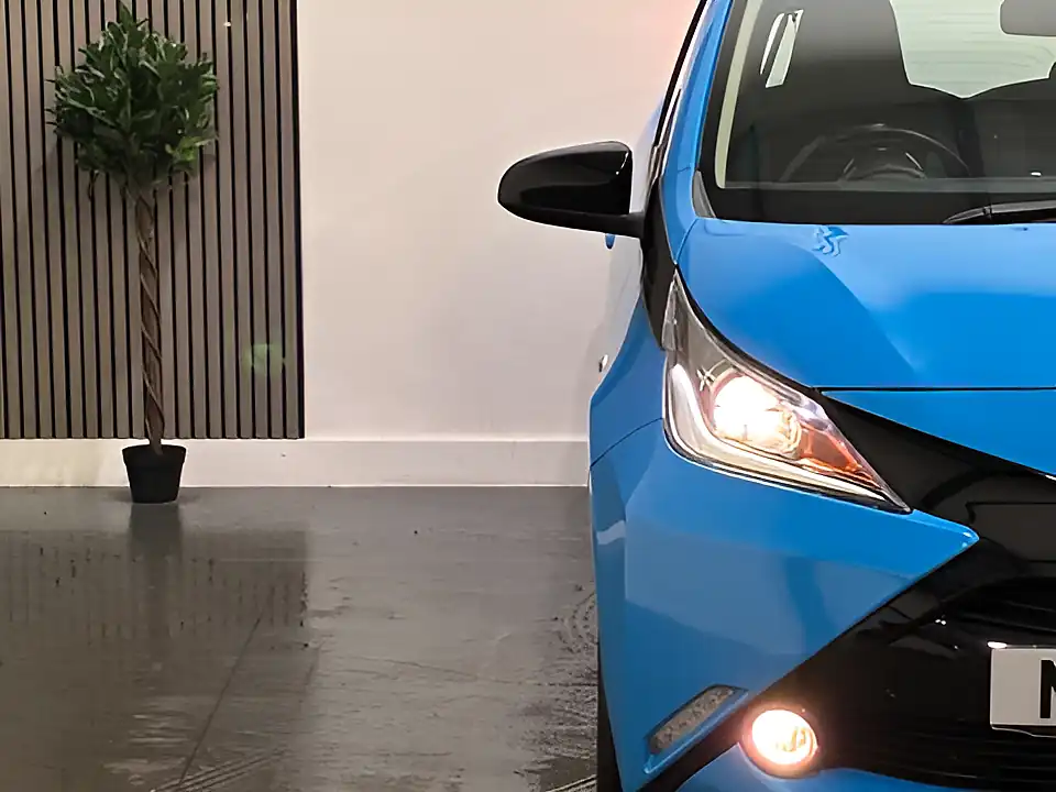 Used 2016 Toyota Aygo X-Cite Blue - Interior and Exterior details 19