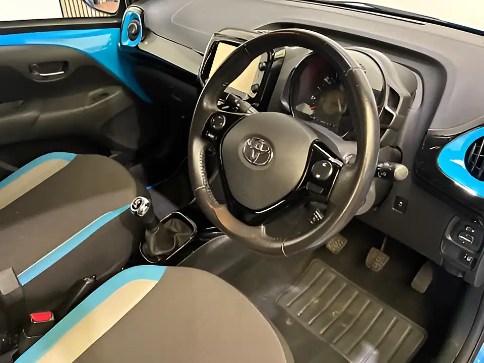 Used 2016 Toyota Aygo X-Cite Blue - Interior and Exterior details 3