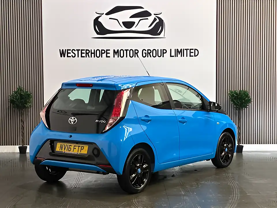 Used 2016 Toyota Aygo X-Cite Blue - Interior and Exterior details 4
